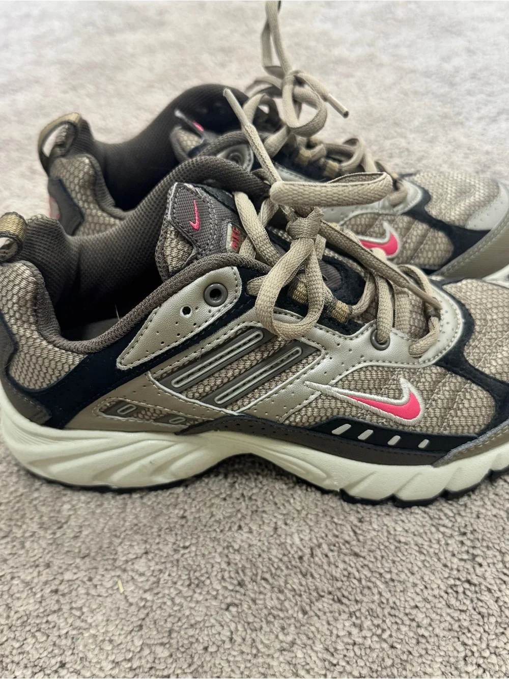 Nike Women's Beige, Brown & Pink Trail sneakers